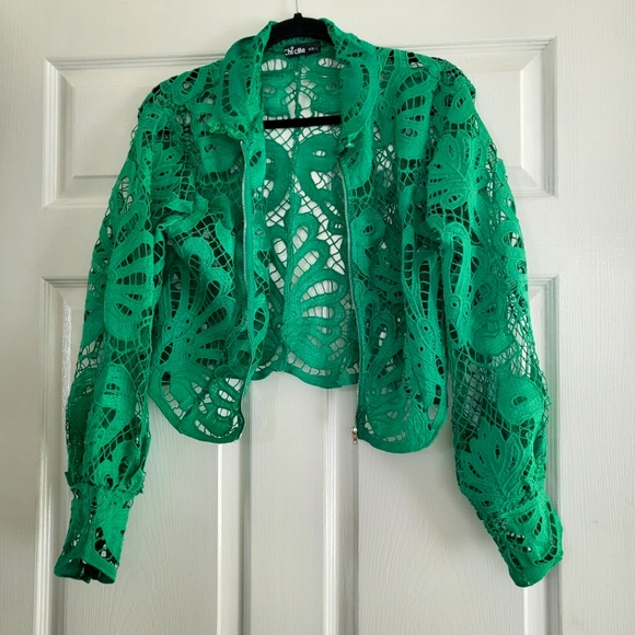 ChicMe Other - Green cutout lace jacket and short set - sz Large